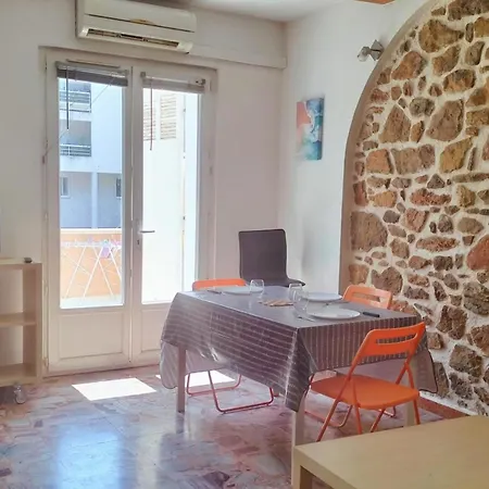 Bright Renovated With A Large Terrace Appartement *